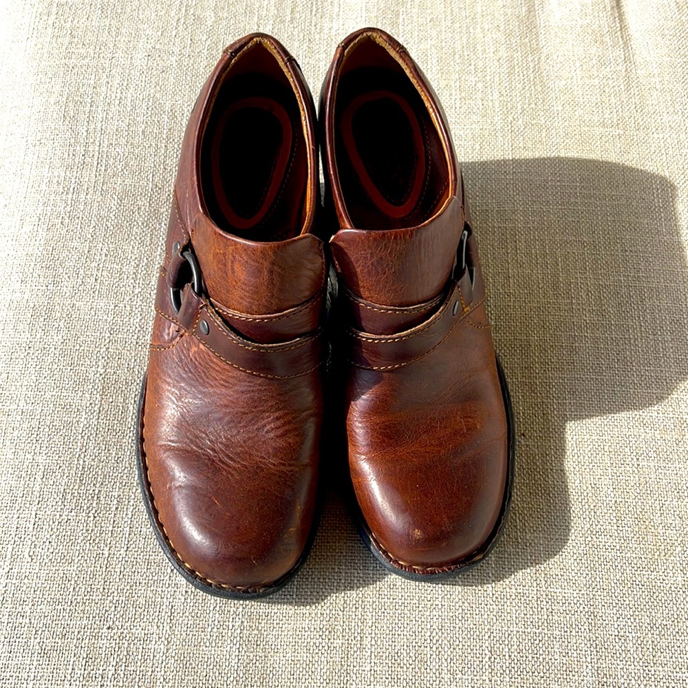 Original classic BORN leather heels.